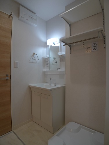 洗面設備　退去前につき同タイプの間取りの写真を掲載しております。