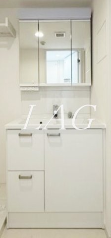 洗面設備　独立洗面台です。（同一仕様）