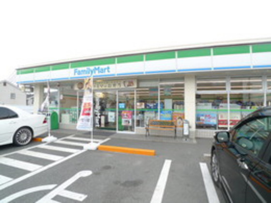 コンビニ　ファミリーマート岡山庭瀬店（コンビニ）まで789m
