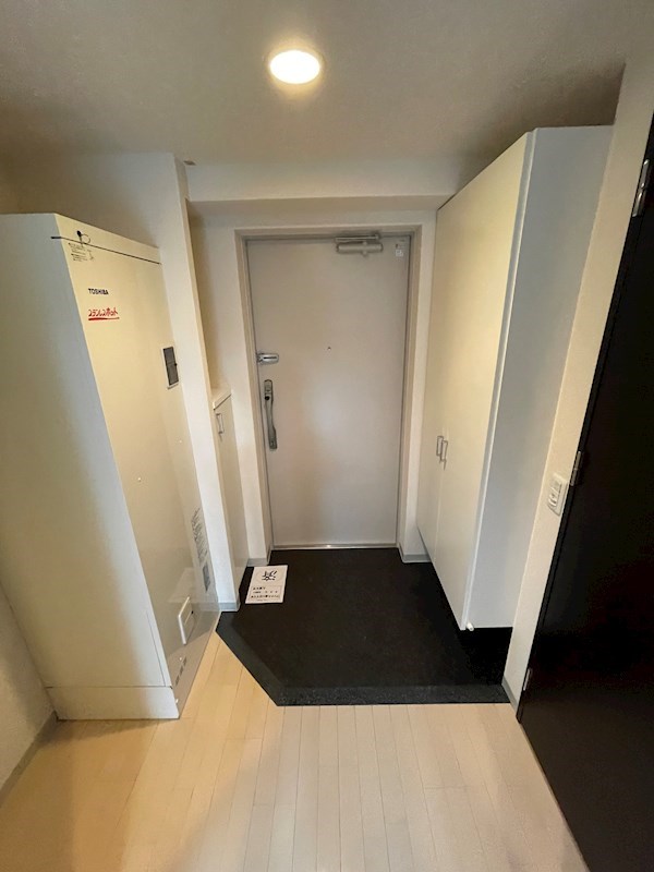 玄関　同タイプ別室の画像です、ご参考までに