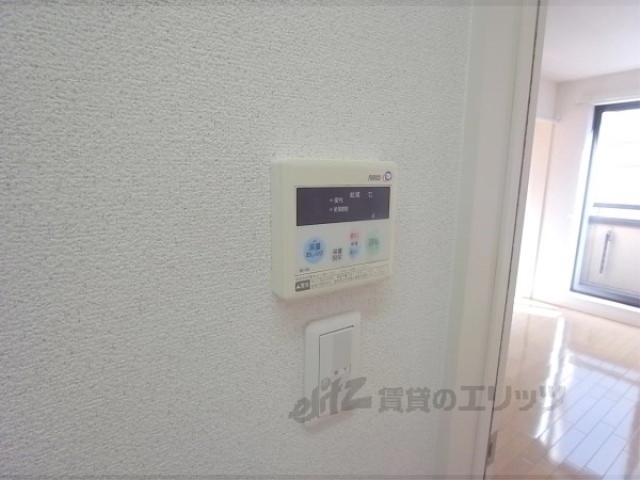 その他設備　給湯器リモコン