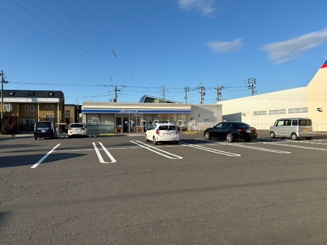 コンビニ　ローソン青森浜館二丁目店（コンビニ）まで372m