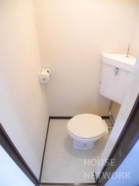 トイレ　恵文社の上にあるお部屋です
