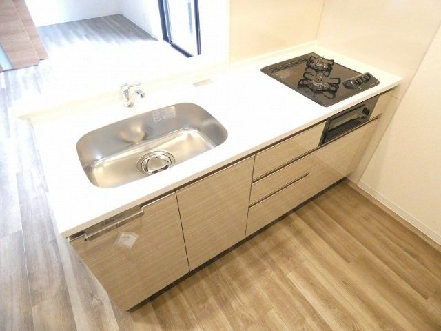 キッチン　2口コンロのシステムキッチンです。