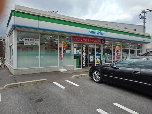 コンビニ　ファミリーマート鳥栖藤木町店（コンビニ）まで520m
