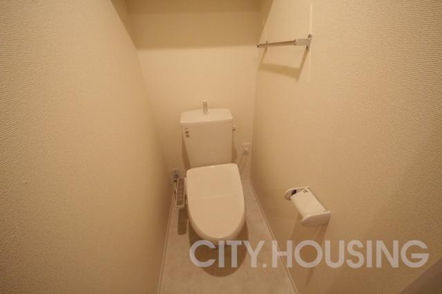 トイレ　※同タイプ部屋の写真です。