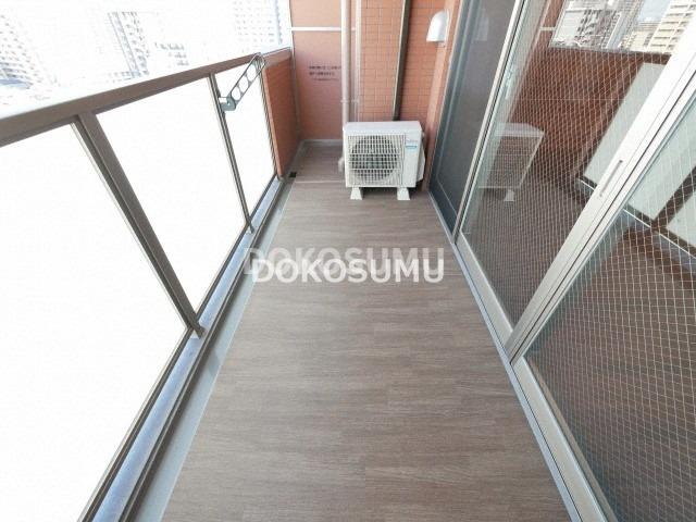 バルコニー　心地よい風と光を感じる、暮らしの楽しみが広がる場所。