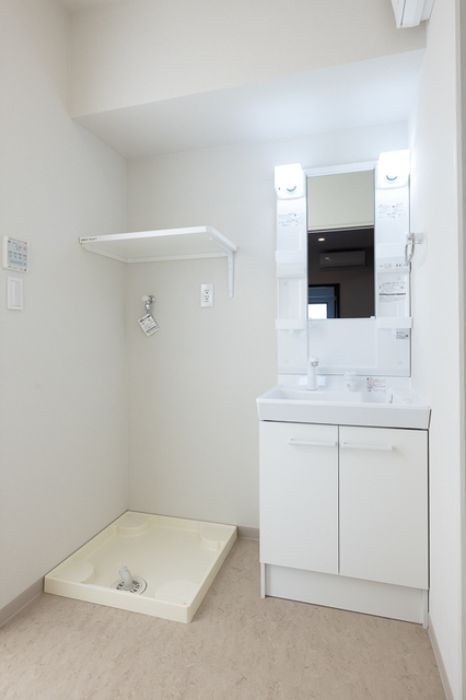 洗面設備　※写真は同タイプ住戸です。