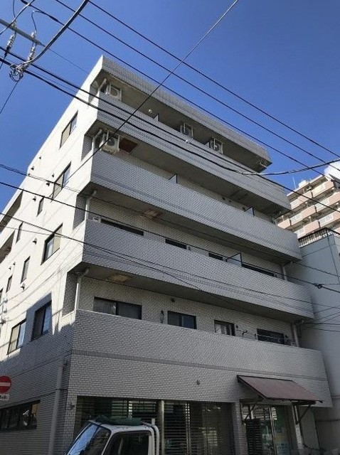 建物外観　５階建ての賃貸マンション