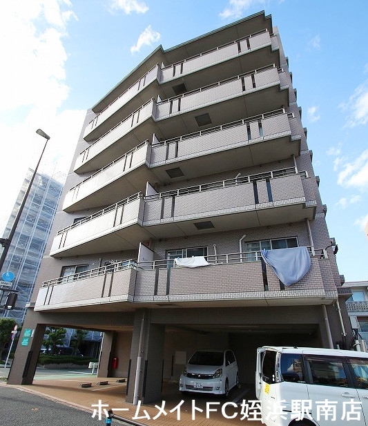 建物外観　★設備充実のバリっとマンション★