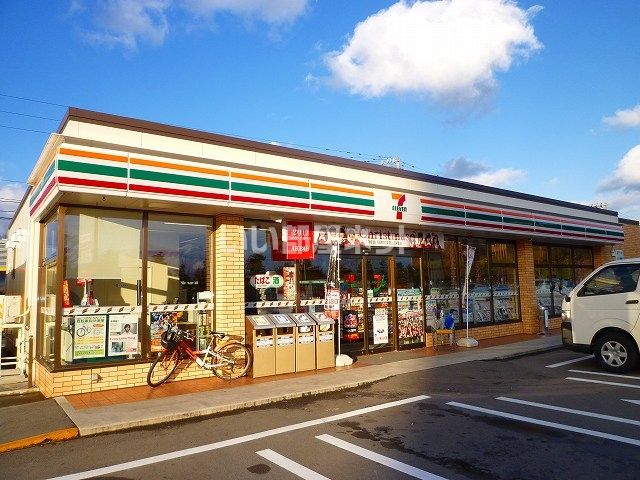 コンビニ　セブンイレブン金沢鞍月４丁目店（コンビニ）まで233m