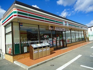 コンビニ　セブンイレブン（コンビニ）まで1800m