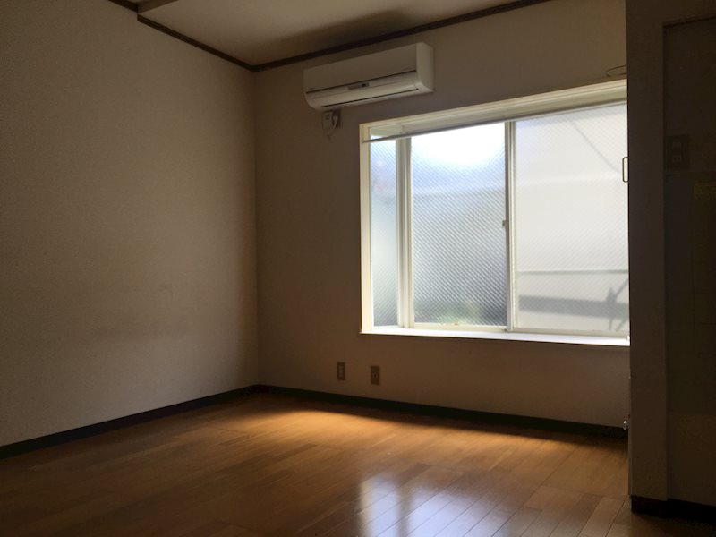 居室・リビング　別号室参考写真