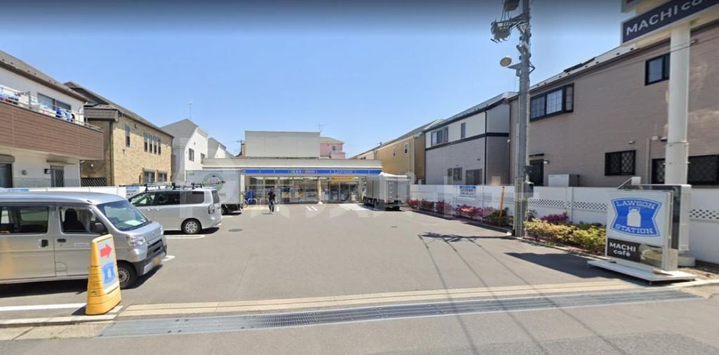 コンビニ　ローソン市川新田三丁目店（コンビニ）まで60m