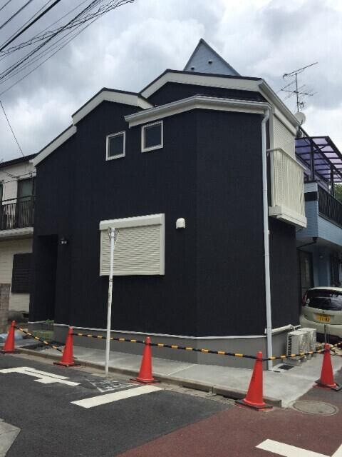 建物外観　メゾネット　2面採光　南東向き