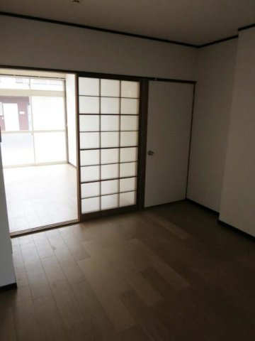 居室・リビング　こちらの居間で趣味の時間をお楽しみください