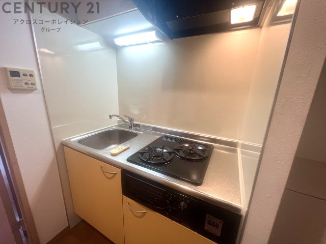 キッチン　2口ガスコンロ付きのシステムキッチンです♪