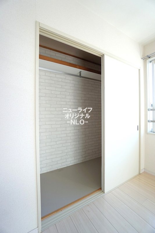 収納　7.7帖洋室収納☆丈の長いお洋服も掛けて収納できます☆