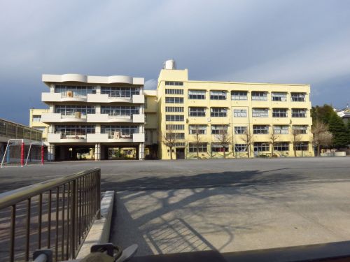 小学校　駒林小学校（小学校）まで198m