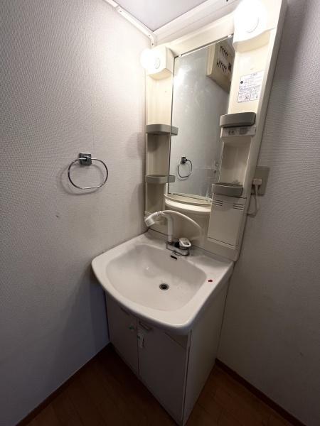 洗面設備　シャンプードレッサー付き