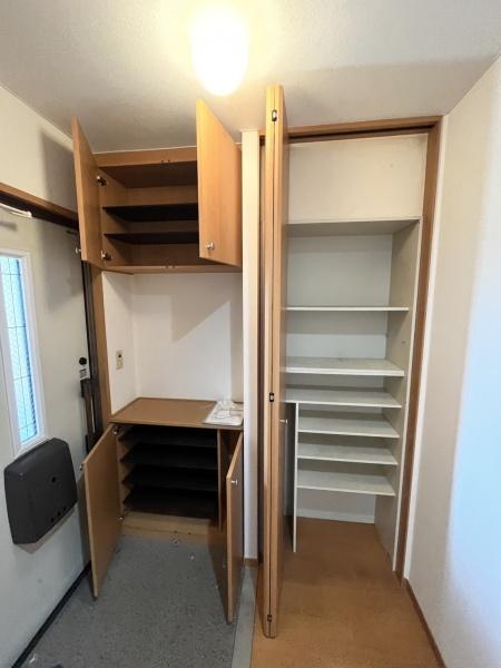その他設備　玄関にも収納たっぷり