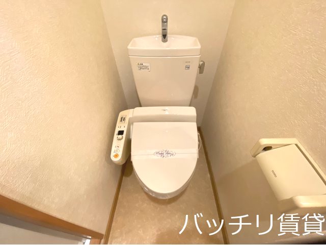 トイレ　同型タイプの写真になります　現状優先
