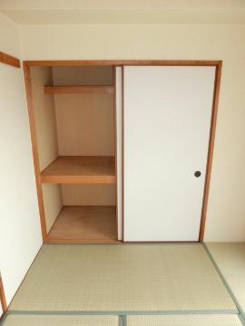 収納　押入
