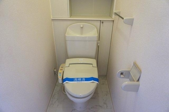 トイレ　温水洗浄暖房便座