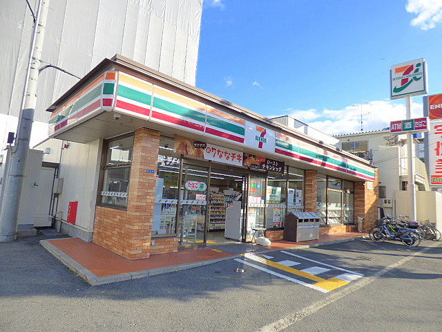 コンビニ　セブンイレブン（コンビニ）まで643m