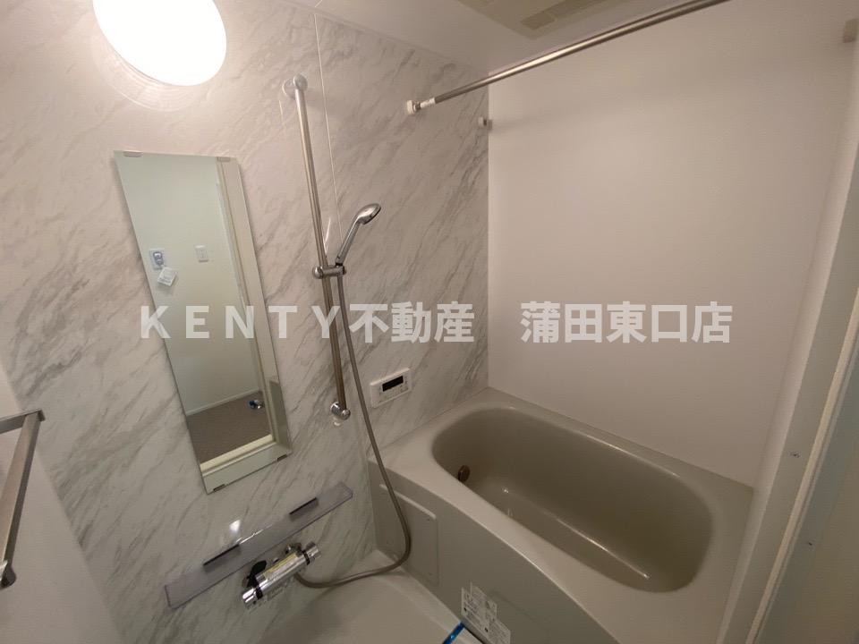 バス・シャワールーム　コンパクトで使いやすいお風呂です