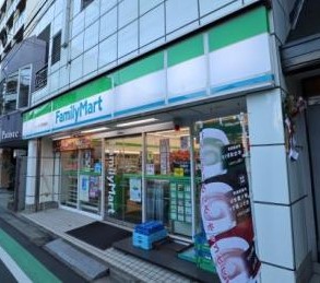 コンビニ　ファミリーマート サンズ向河原駅東店（コンビニ）まで208m