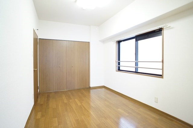 その他部屋・スペース　参考写真（同建物反転タイプ別部屋のものです）窓はありません。