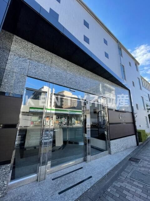 エントランス　ゆとりのあるエントランスです