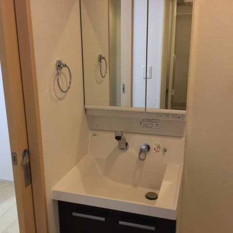 洗面設備　※別部屋の参考写真です。