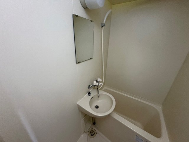 洗面設備　コンパクトで使いやすい洗面所