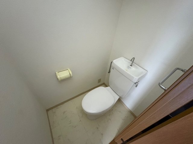 トイレ　落ち着いたトイレです