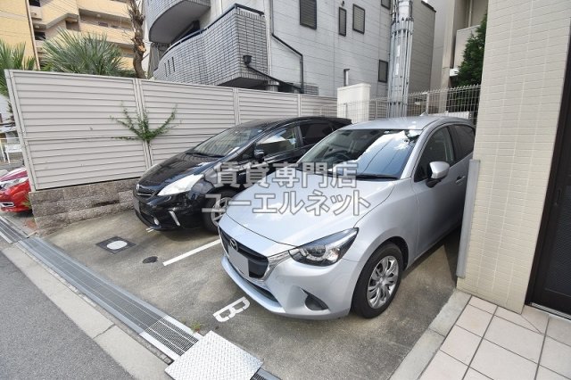 駐車場　敷地内駐車場