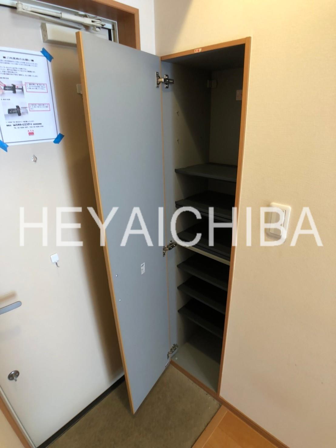 収納　シューズボックス