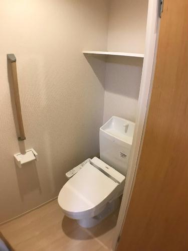 トイレ　温水洗浄便座付き
