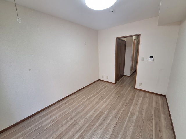 その他部屋・スペース　★明るいフローリング調のお部屋です★
