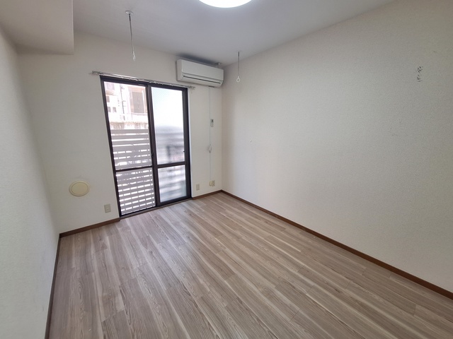 居室・リビング　★明るいフローリング調のお部屋です★