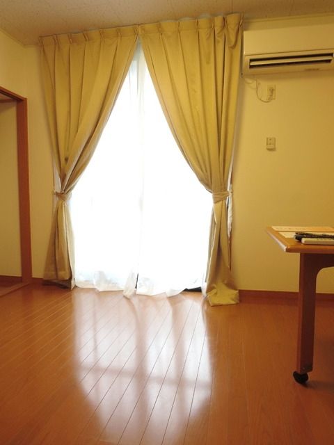 居室・リビング　★きれいなお部屋です★
