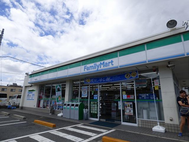 コンビニ　ファミリーマート（コンビニ）まで398m