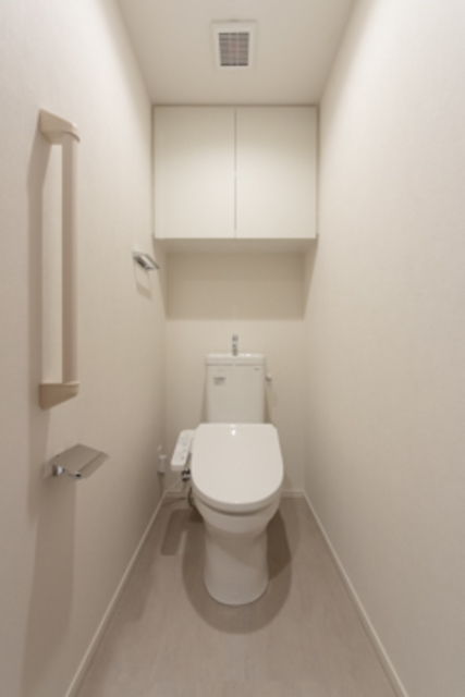トイレ　※写真は同タイプ住戸です。
