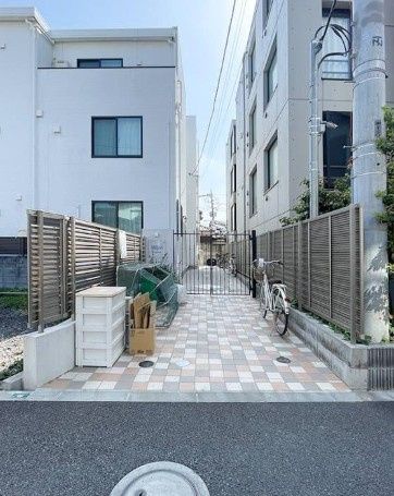 エントランス　清潔なエントランスです