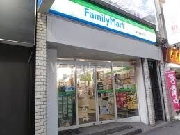 コンビニ　ファミリーマート幡ヶ谷駅北口店（コンビニ）まで113m