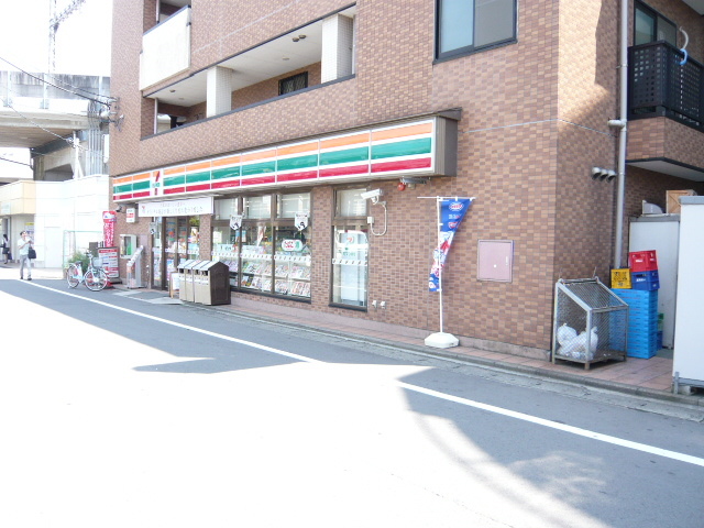 コンビニ　セブンイレブン（コンビニ）まで580m
