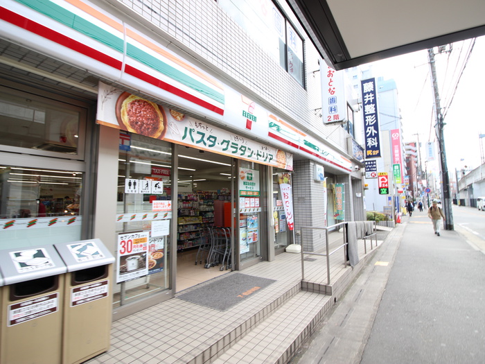 コンビニ　セブン‐イレブン 川崎登戸駅前店（コンビニ）まで450m