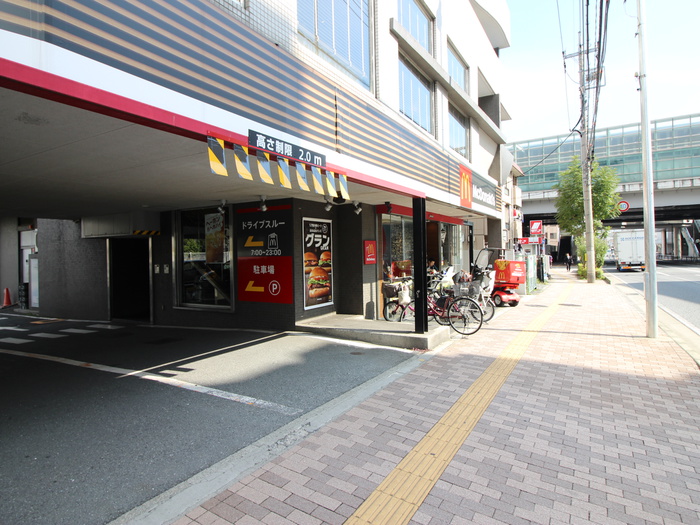 飲食店　マクドナルド 登戸店（飲食店）まで350m