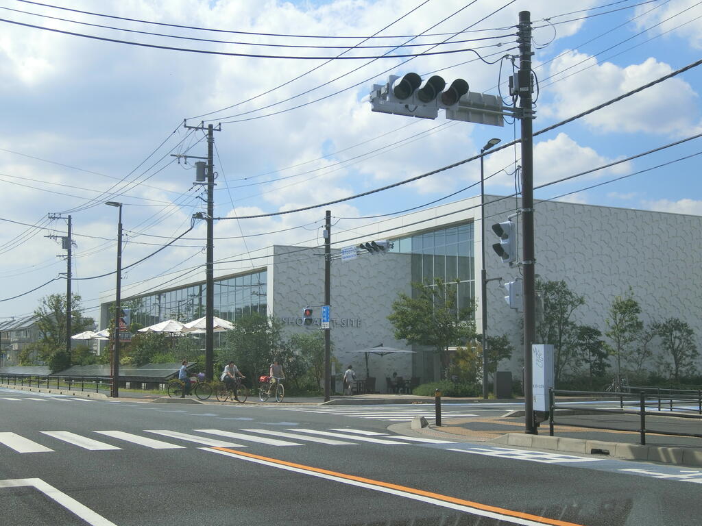 ショッピングセンター　湘南T－SITE（ショッピングセンター）まで355m